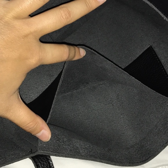 New! Vince Camuto Tote - Picture 5 of 5